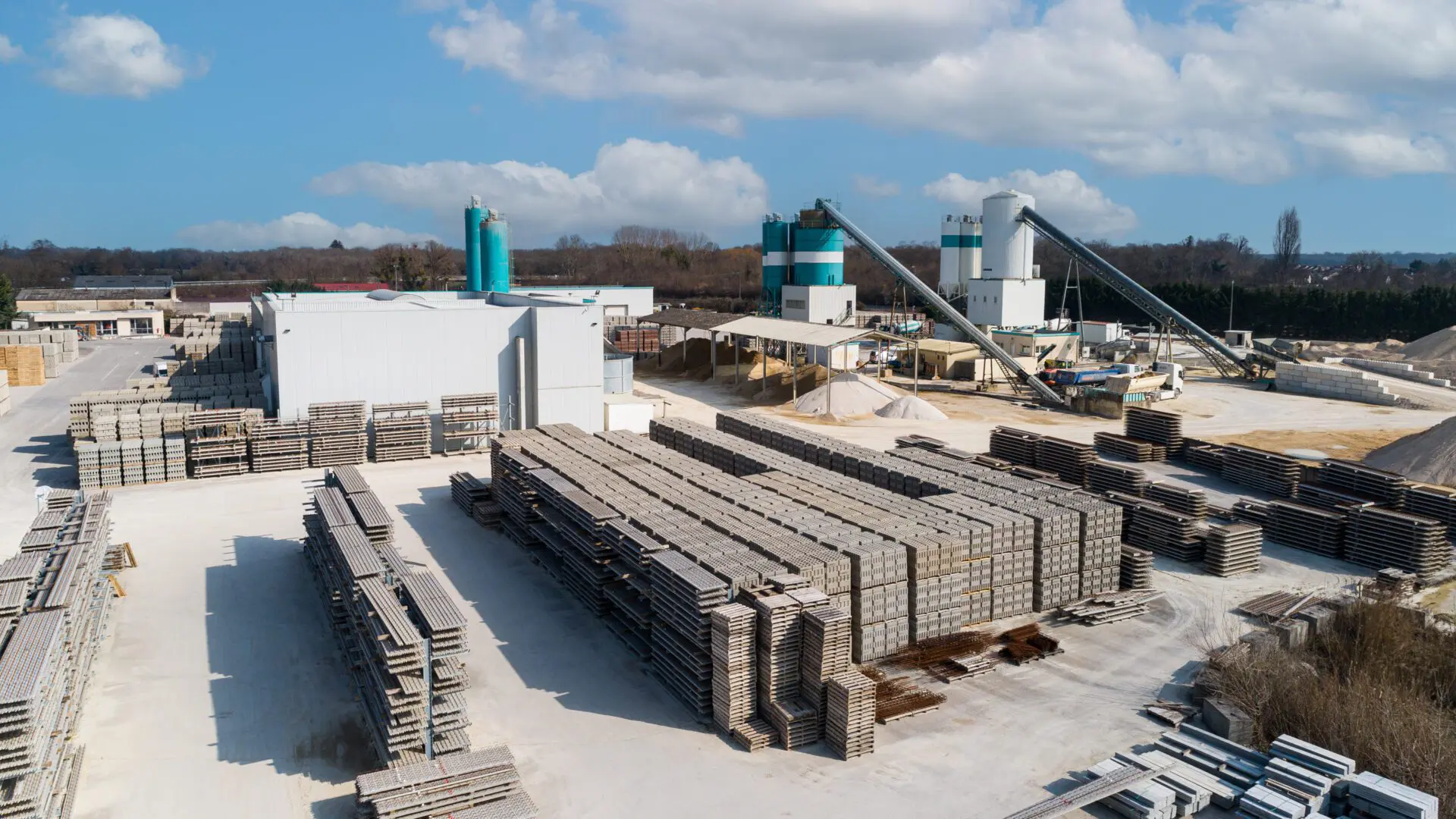 Maggioni - FABRICANT DE PRODUITS ET BÉTON PRÊTS À L’EMPLOI